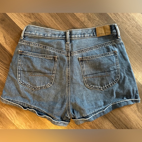 American Eagle - Women's Denim “Mom Short” (Size 8) - Picture 8 of 11
